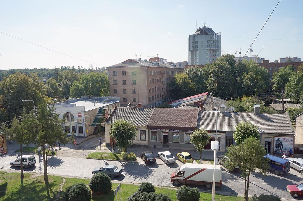 Apartment On Kniaziv Koriatovychiv คาเมียเนตส์-โปดิลสกี ภายนอก รูปภาพ