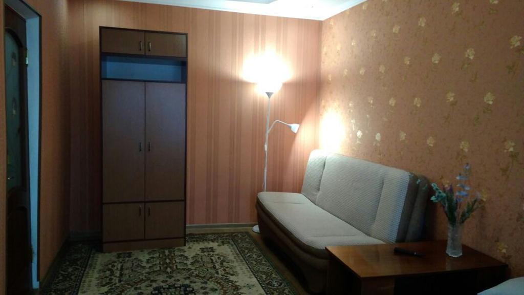 Apartment On Kniaziv Koriatovychiv คาเมียเนตส์-โปดิลสกี ภายนอก รูปภาพ